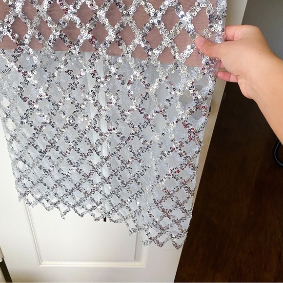 Bronx & Banco Afiyá x Coco Feather Sequin Midi Dress White Silver Size Large NWT - Picture 6 of 9